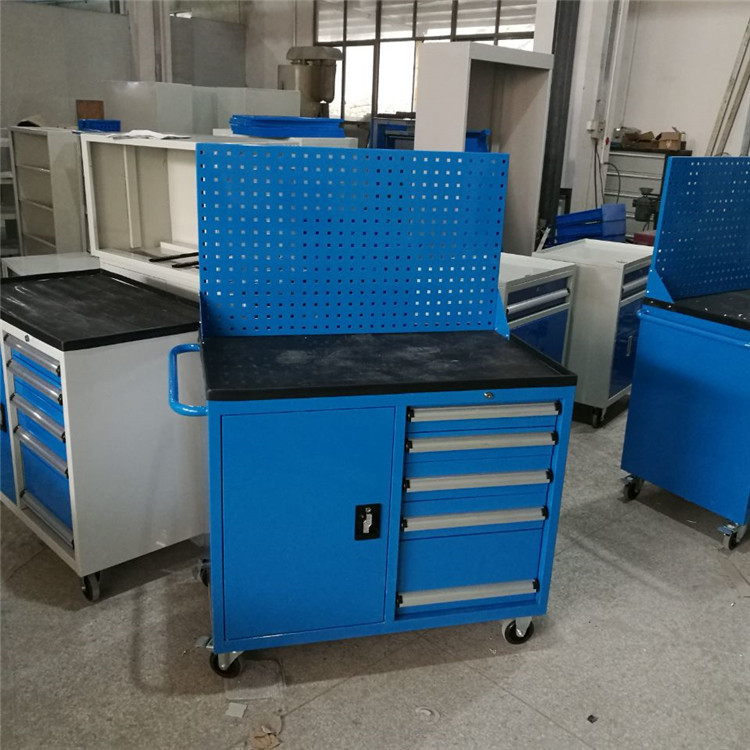 带挂板工具车